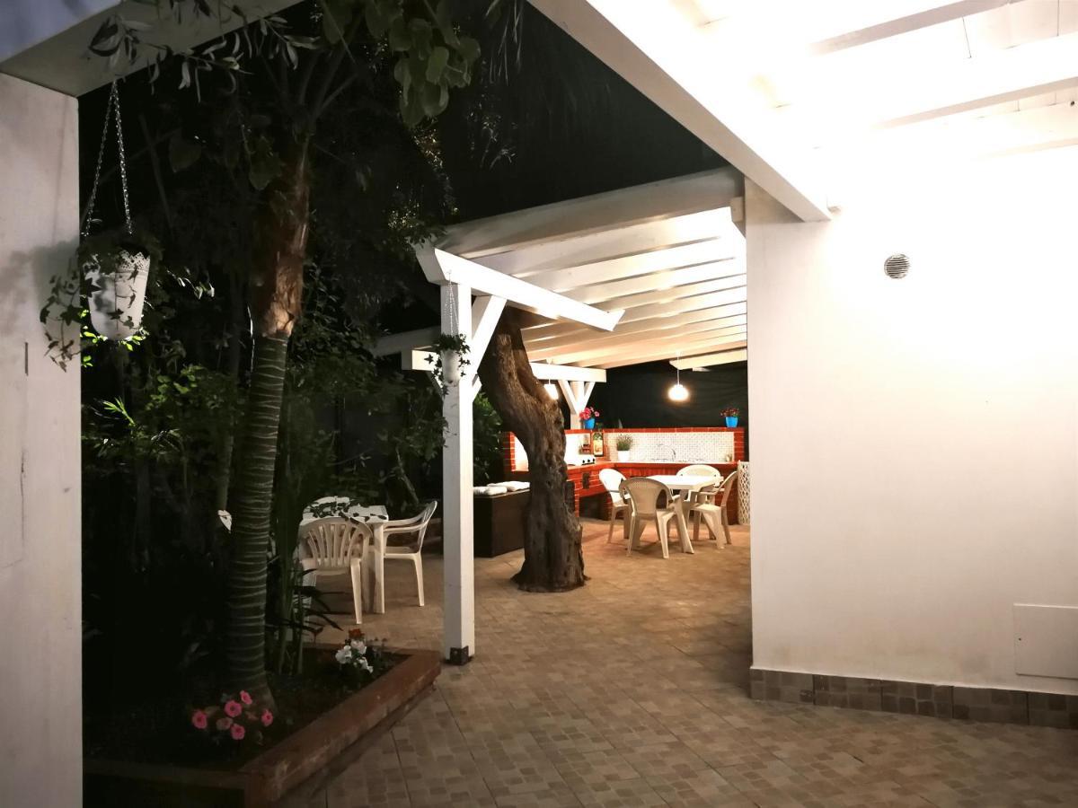 Villa La Plaja チェファル エクステリア 写真